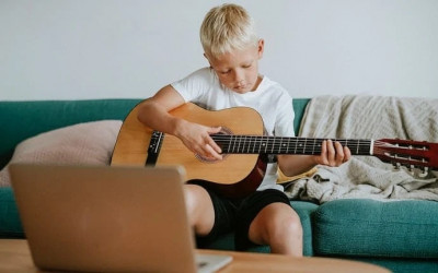 Уроки гитары онлайн - Учителя и репетиторы  -  Уроки гитары в США